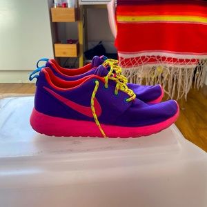 Multi-color Nike Roshe (Big Kids)